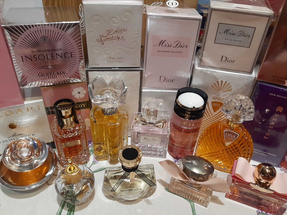 Парфуми Valentino Bvlgari  Prada Oscar De La Renta Ungaro Lolita