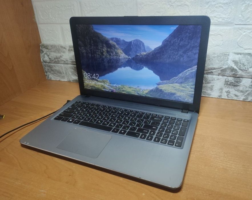 Продам ноутбук ASUS X540L