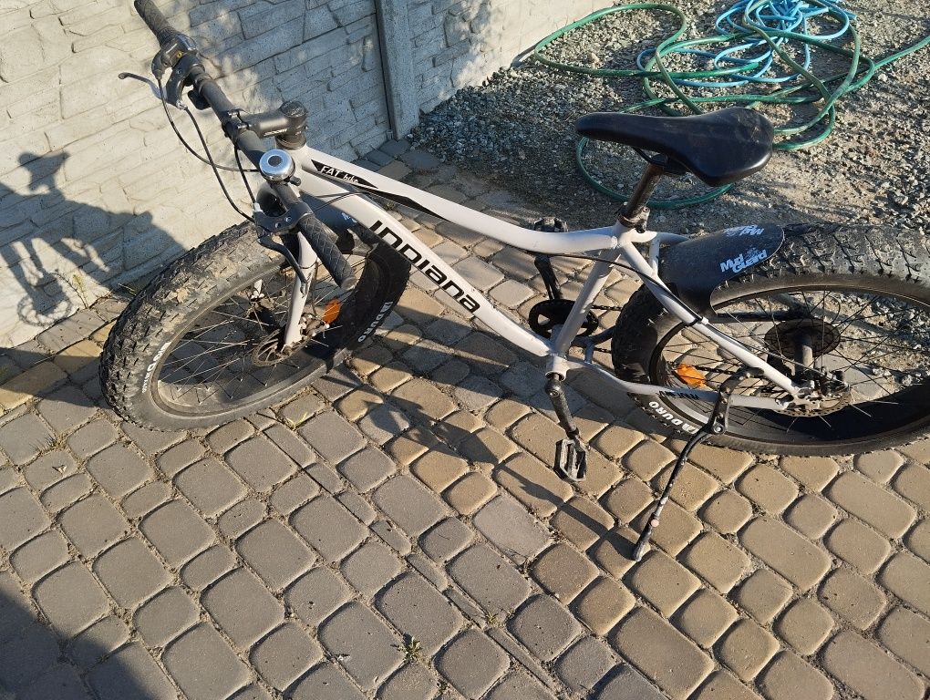 Sprzedam rower FAT BIKE w bardzo dobrym stanie.