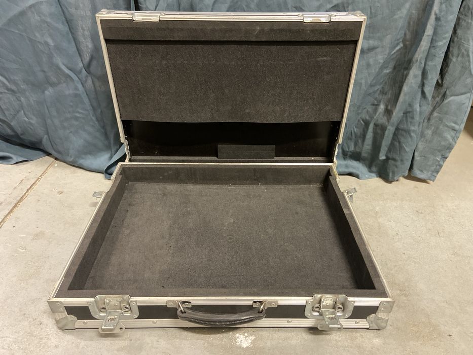 Walizka aluminiowa transportowa