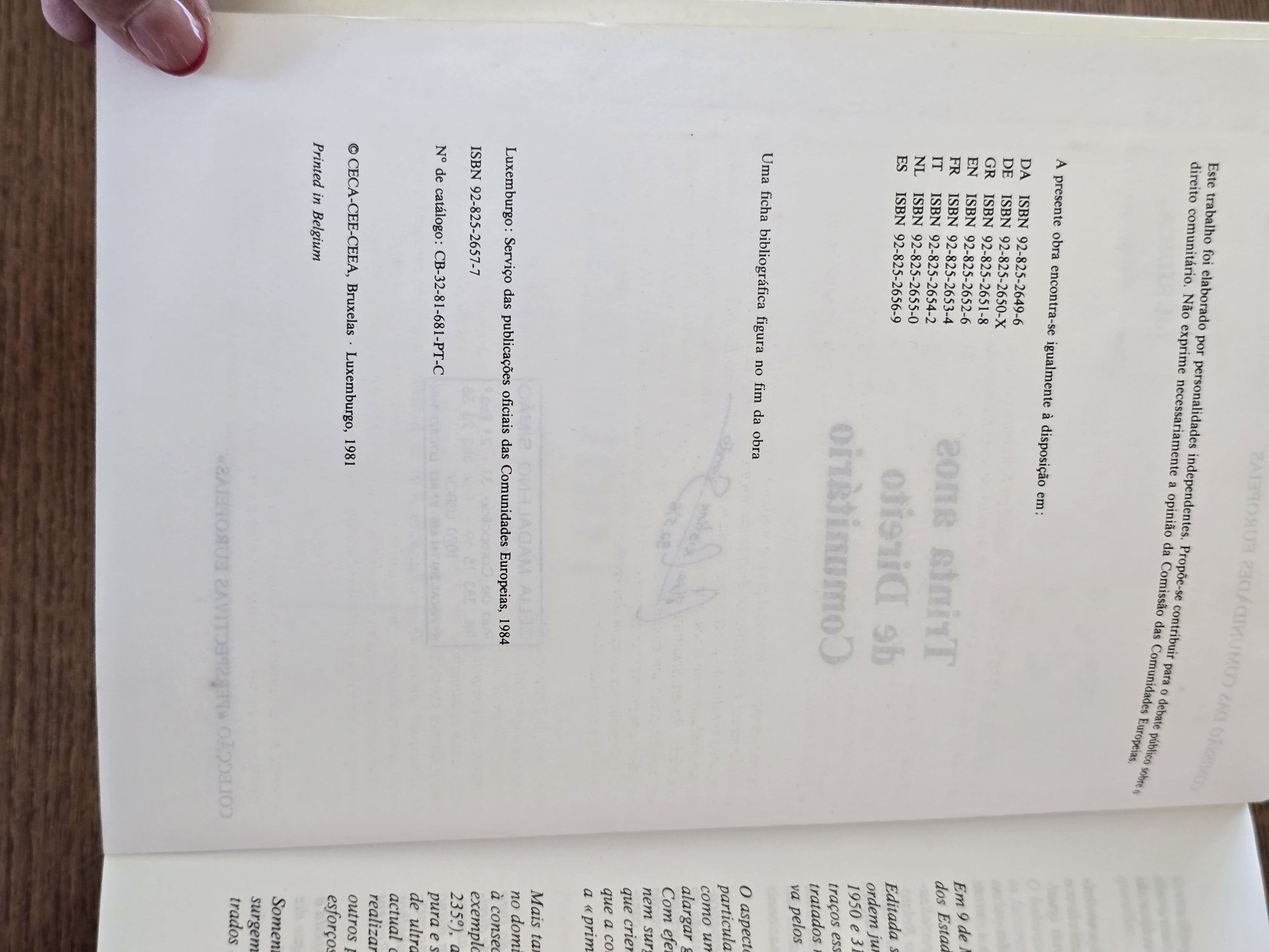 Livros jurídicos / Direito / 1 = 5€ / 10 = 40€
