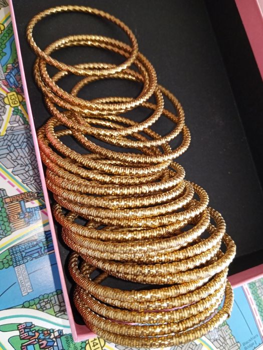 Pack 24 pulseiras douradas