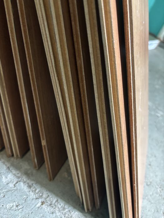 Ламінат в відміному стані  11.0 кв.м