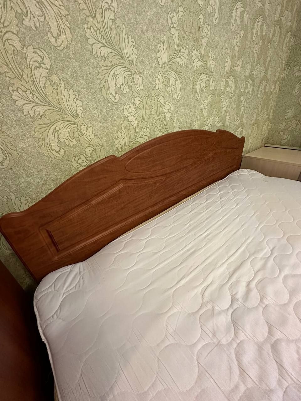 Кровать двухспальная большая