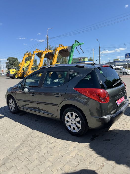 Peugeot 207 SW 1.4 бензин