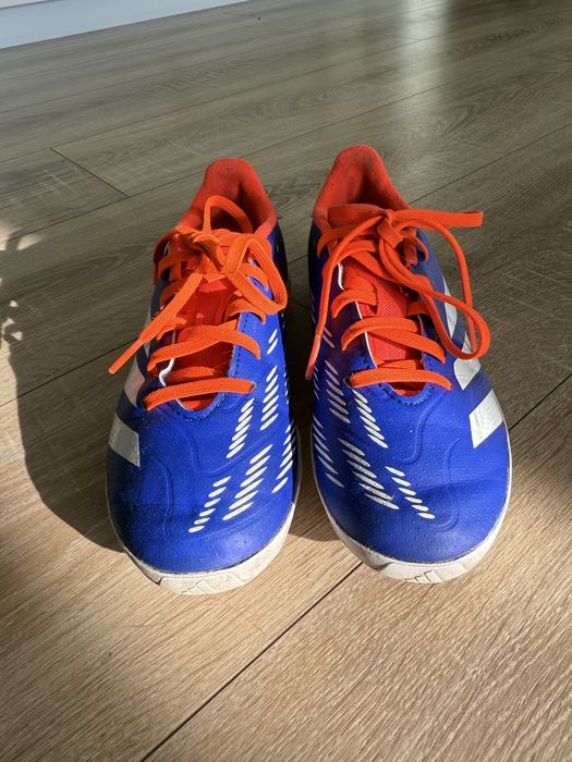 Продам футбольные сороконожки,бутсы adidas