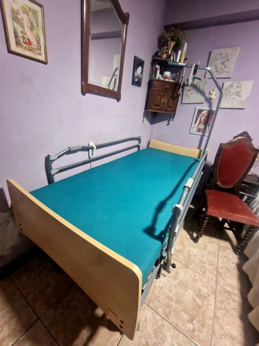 Cama articulada  com motor