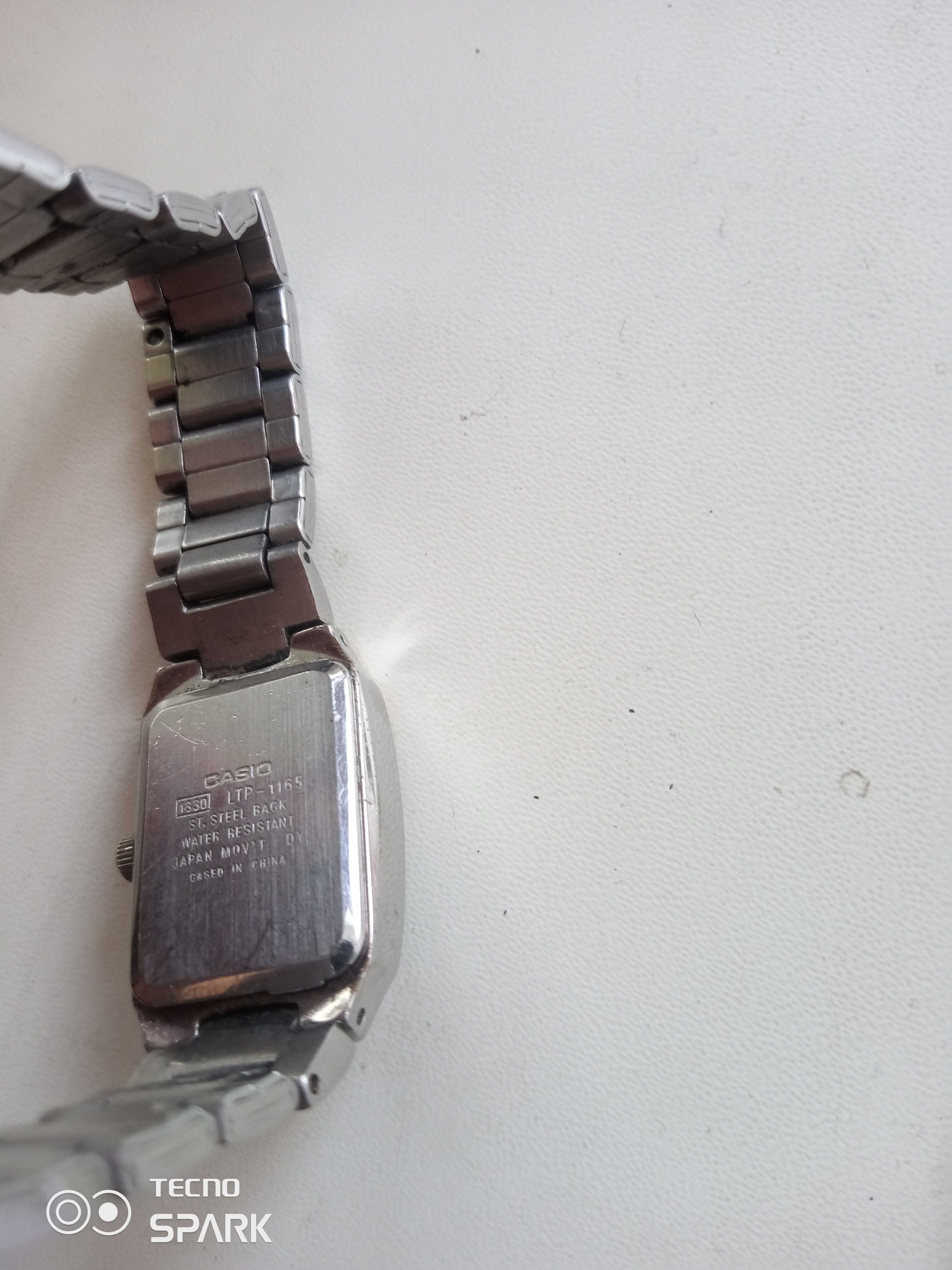 Часы женские Casio.
