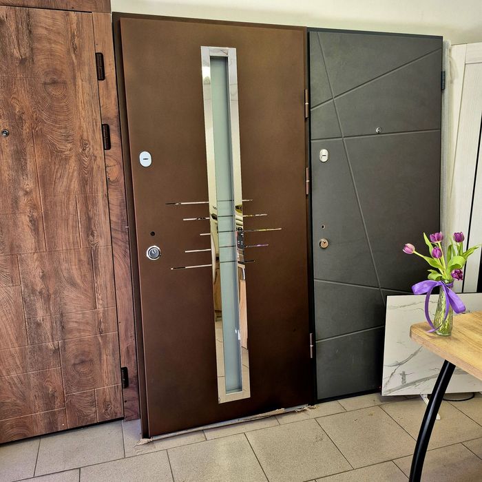 Розпродаж Двері вхідні Котедж Будинок