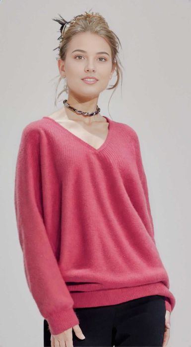 Sweter damski luźny V-neck, róż, wełna 60%, rozmiar M