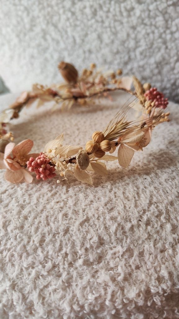 Wianek ślubny z suszonych kwiatów i butonierka boho