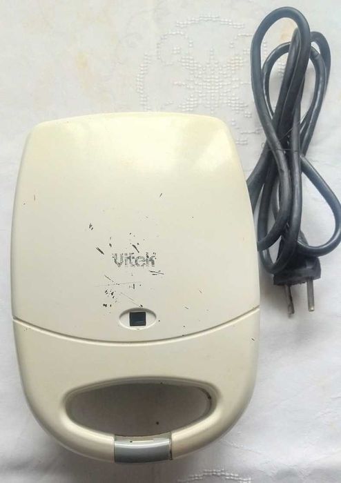 Сендвичниця-Бутербродниця Vitek VT-1592 W