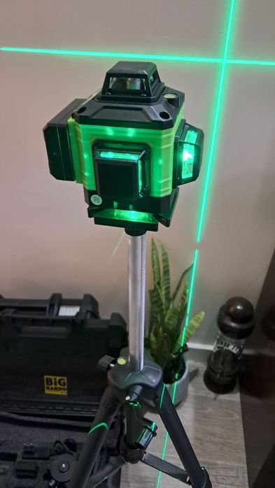 Nível Á Laser 4d Verde 16 Linhas Com 360 Graus + Tripé