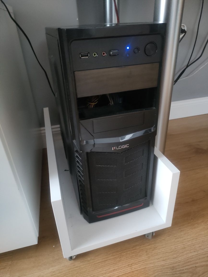 Komputer i7 3.40ghz, + akcesoria, monitor, klawiatura, mikrofon,