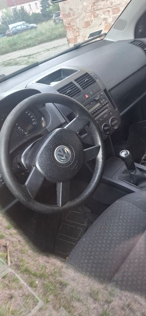 Sprzedam Polo 9n 2004r na części.
