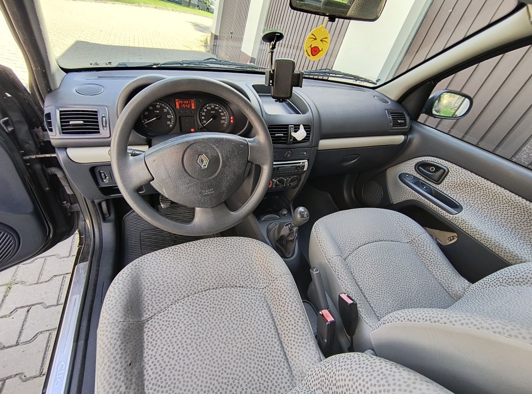 Renault Clio 1.2 16v 75KM