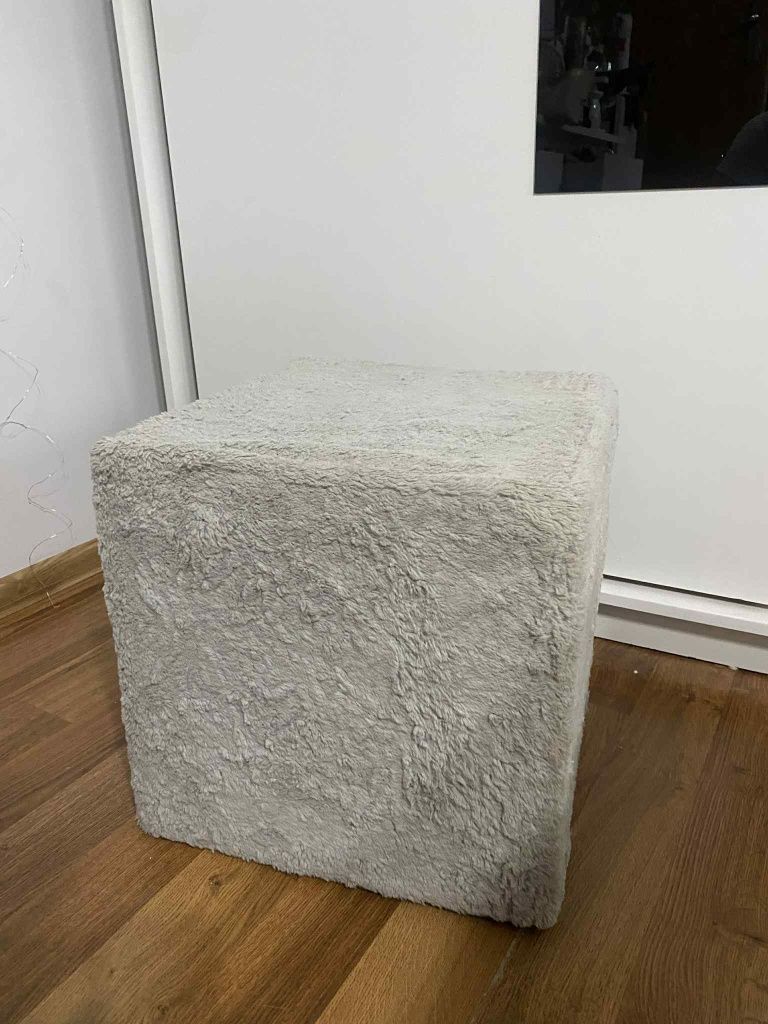Miękka pufa szara