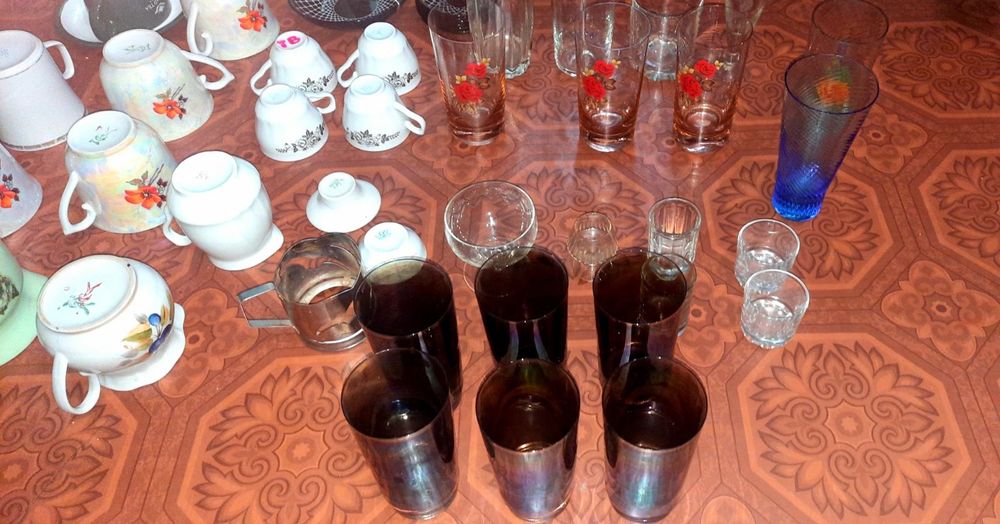 Рюмки бокалы фужеры чашки посуда