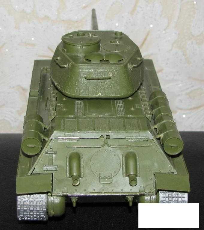 Модель советского танка танк Т - 34 -85 1944 года Звезда 1993 год 1:35