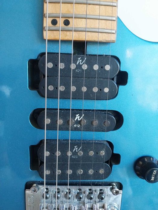 Guitarra washburn azul Floyd Rose