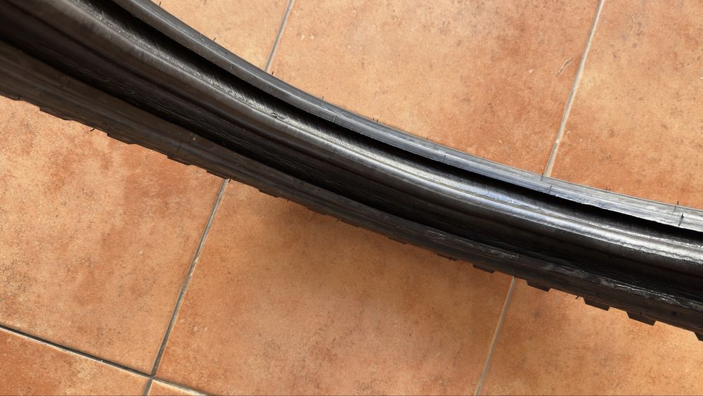 Vendo pneus frente Maxxis cross SX com Risemousse