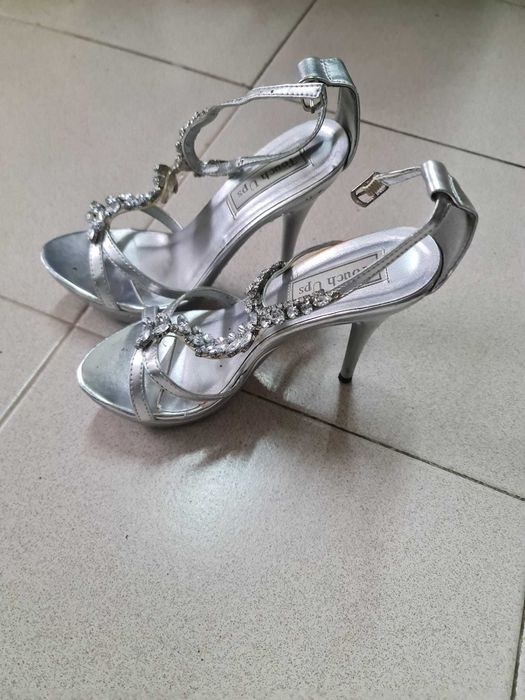 Sapato para Senhora Prata - Tamanho 37