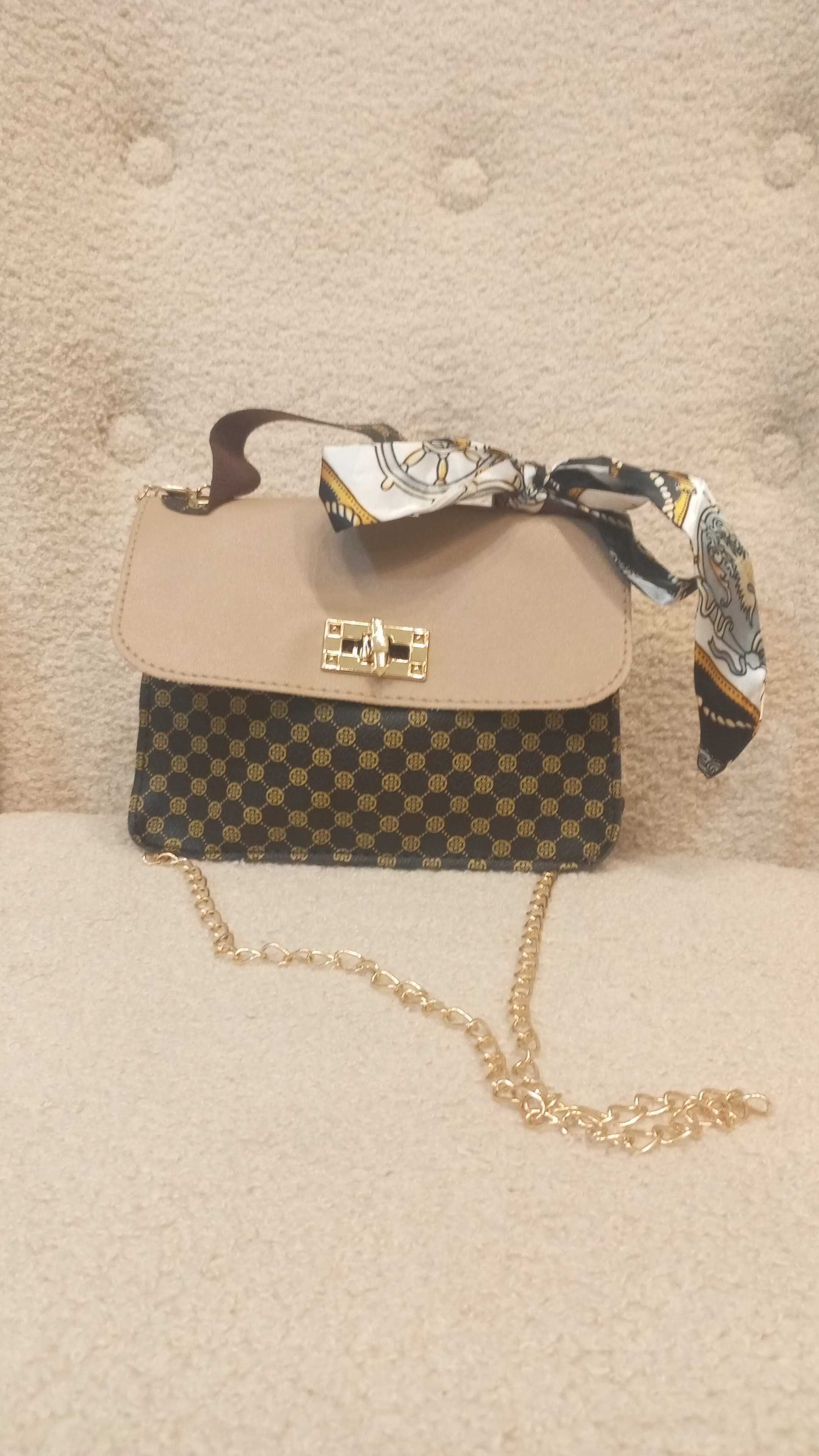 Pequena Bolsa de Senhora Castanha