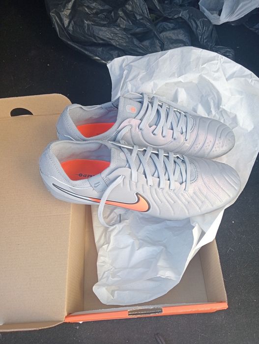 Футбольні бутси Nike