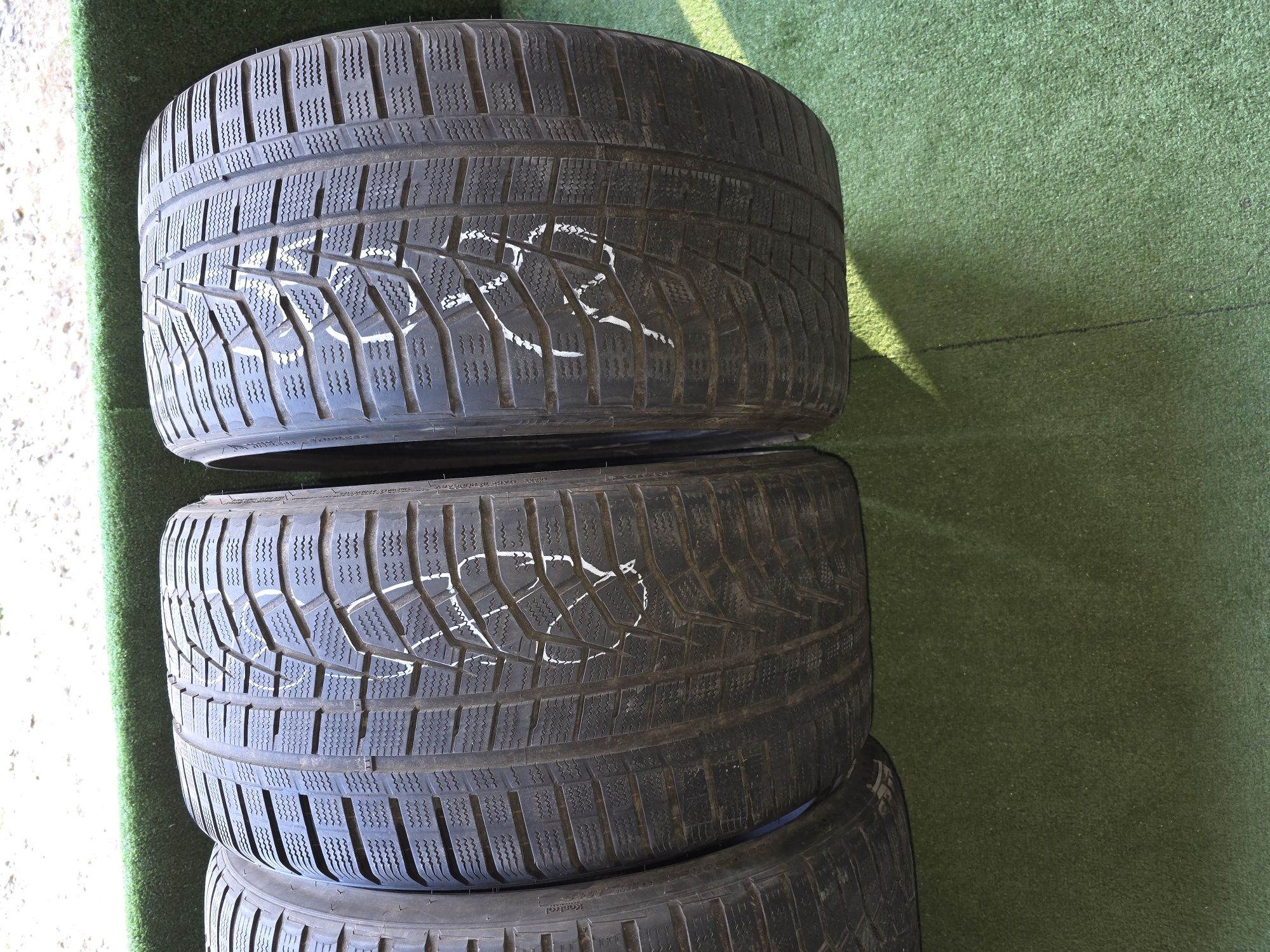 Sprzedam opony zimowe Hankook  285/30R22