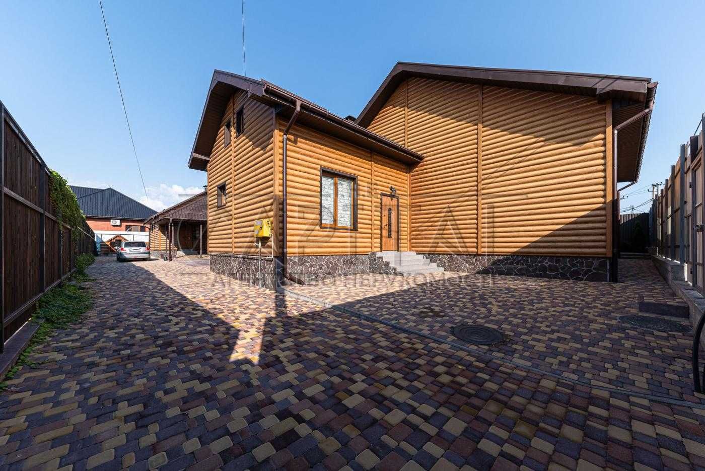 Срочно! Продам комплекс из 3 домов 247м2. Тарасовка. Юровка.Киев 15мин
