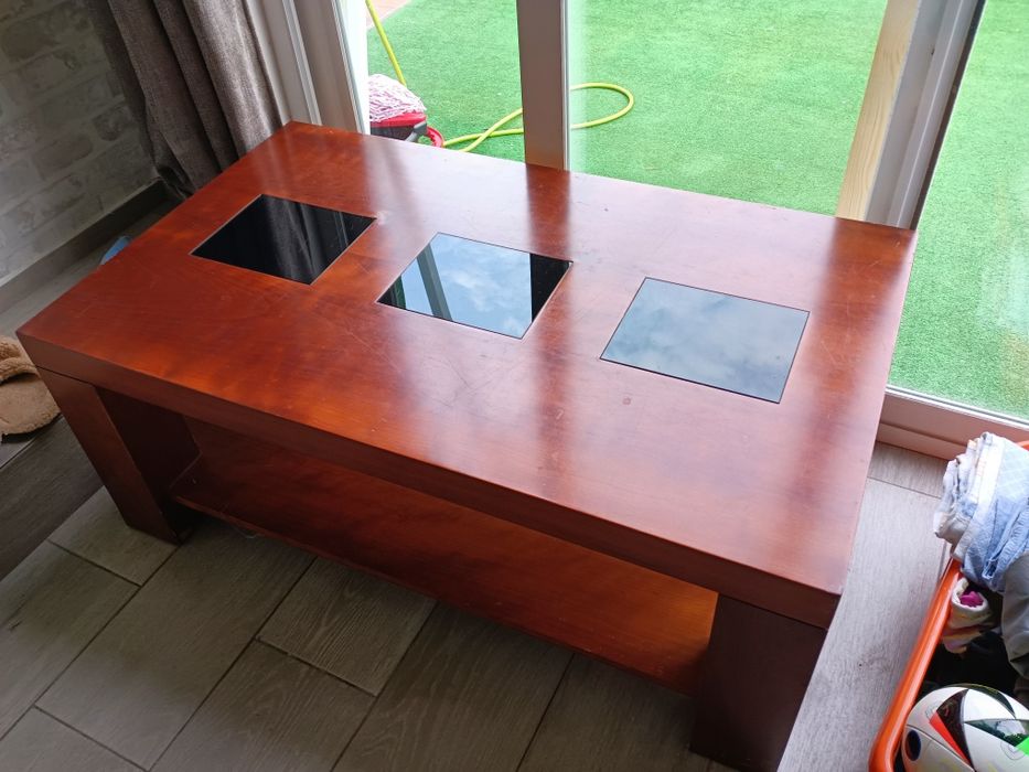 Vendo mesa de sala de estar em mogno