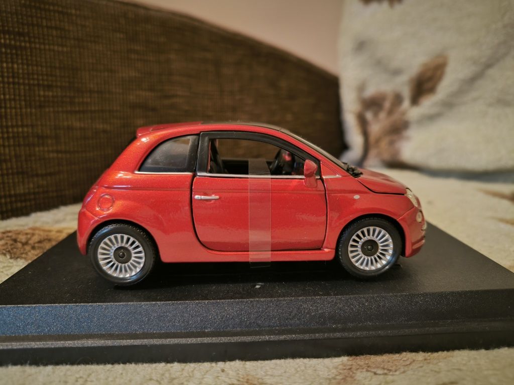 Model Fiat 500 Bburago 1:24