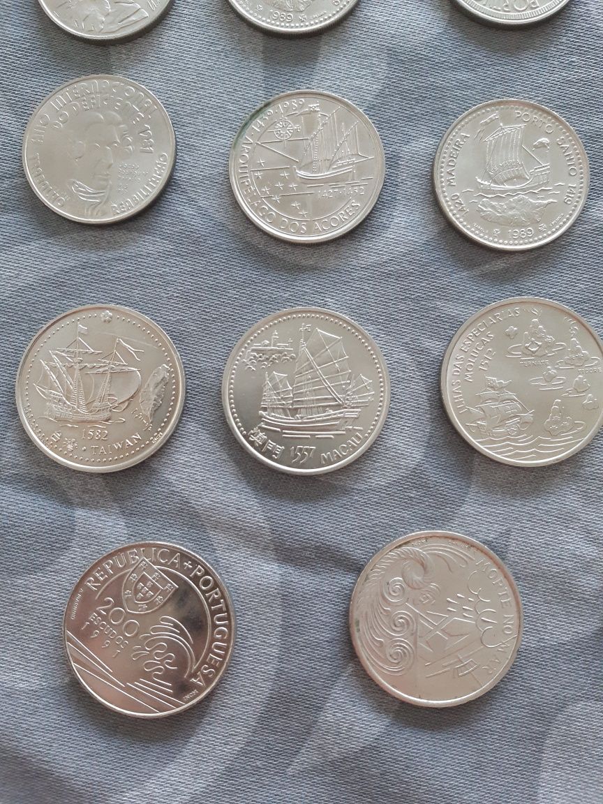 Moedas coleção 100 e 200 escudos