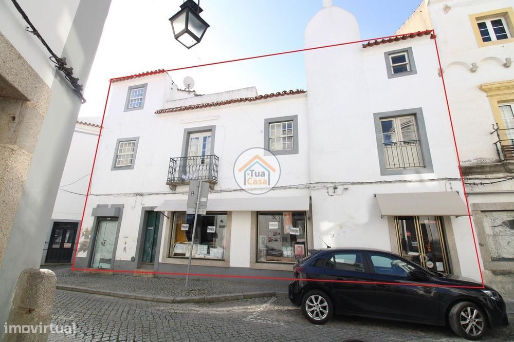 Prédio Centro Histórico de Évora na Rua de Aviz com 2 moradias T2 e 2