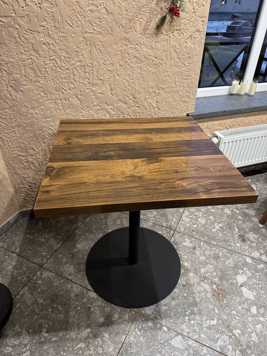 Стіл для кухні, кафе чи у заклад харчування