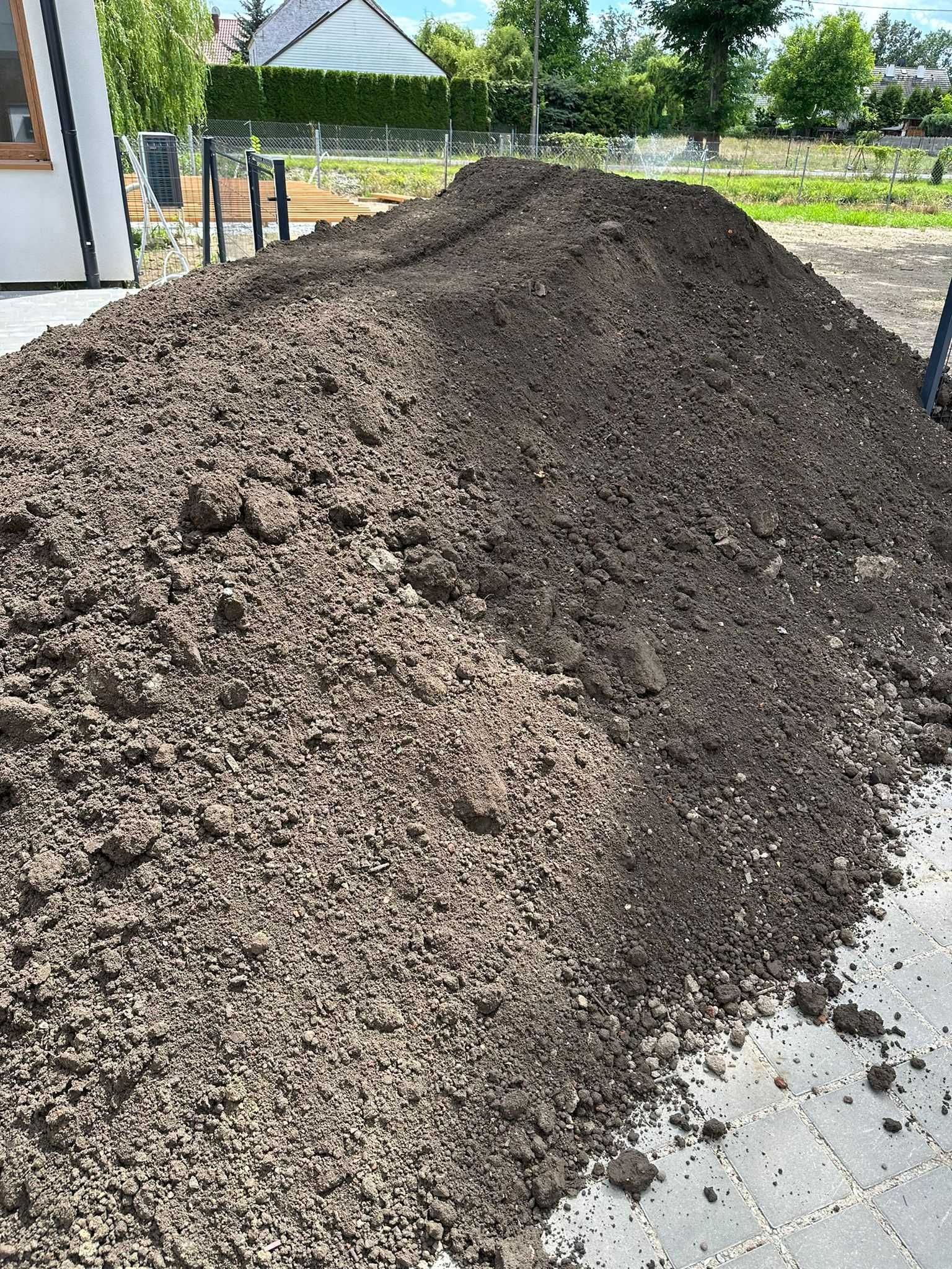 Ziemia do ogrodu, Ziemia przesiewana, Humus, Ziemia pod trawnik