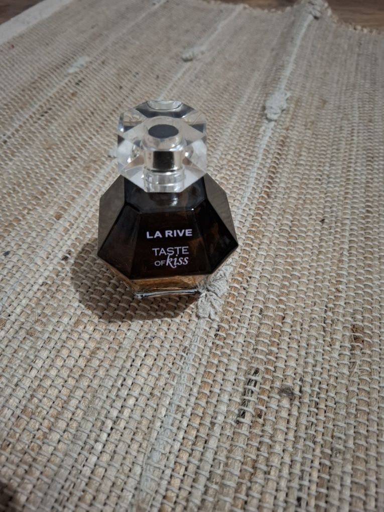 Nowa La Rive Taste of Kiss woda perfumowana spray 100ml