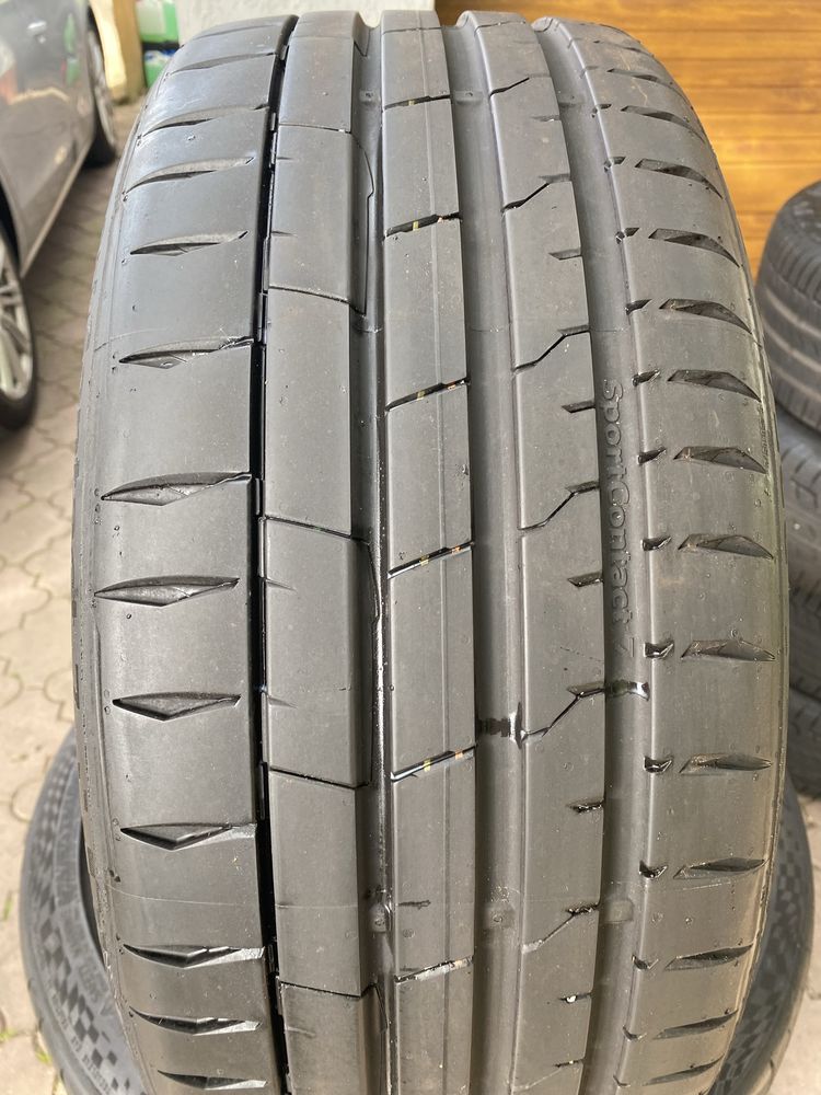 Cztery  Nowe Demo Continentale 225/40/19