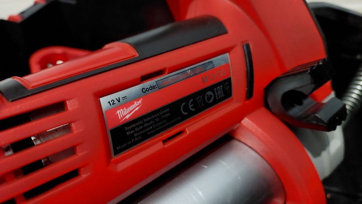 Шприц для змащування акумуляторний MILWAUKEE, M12 GG
