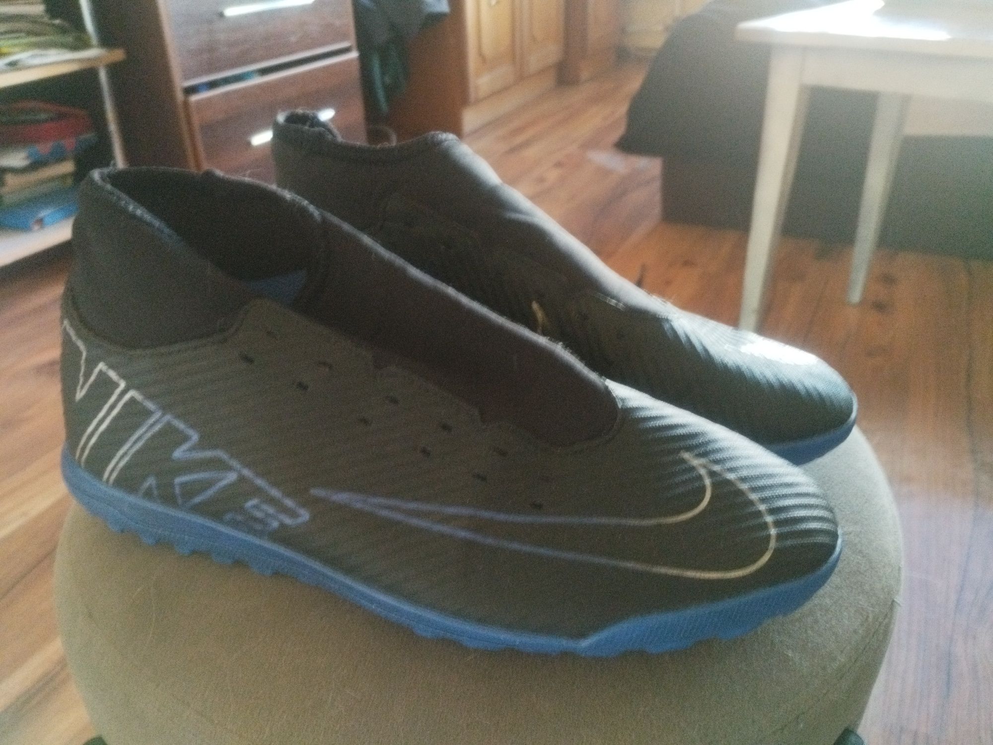 сороконіжки nike оригінал академ 41
