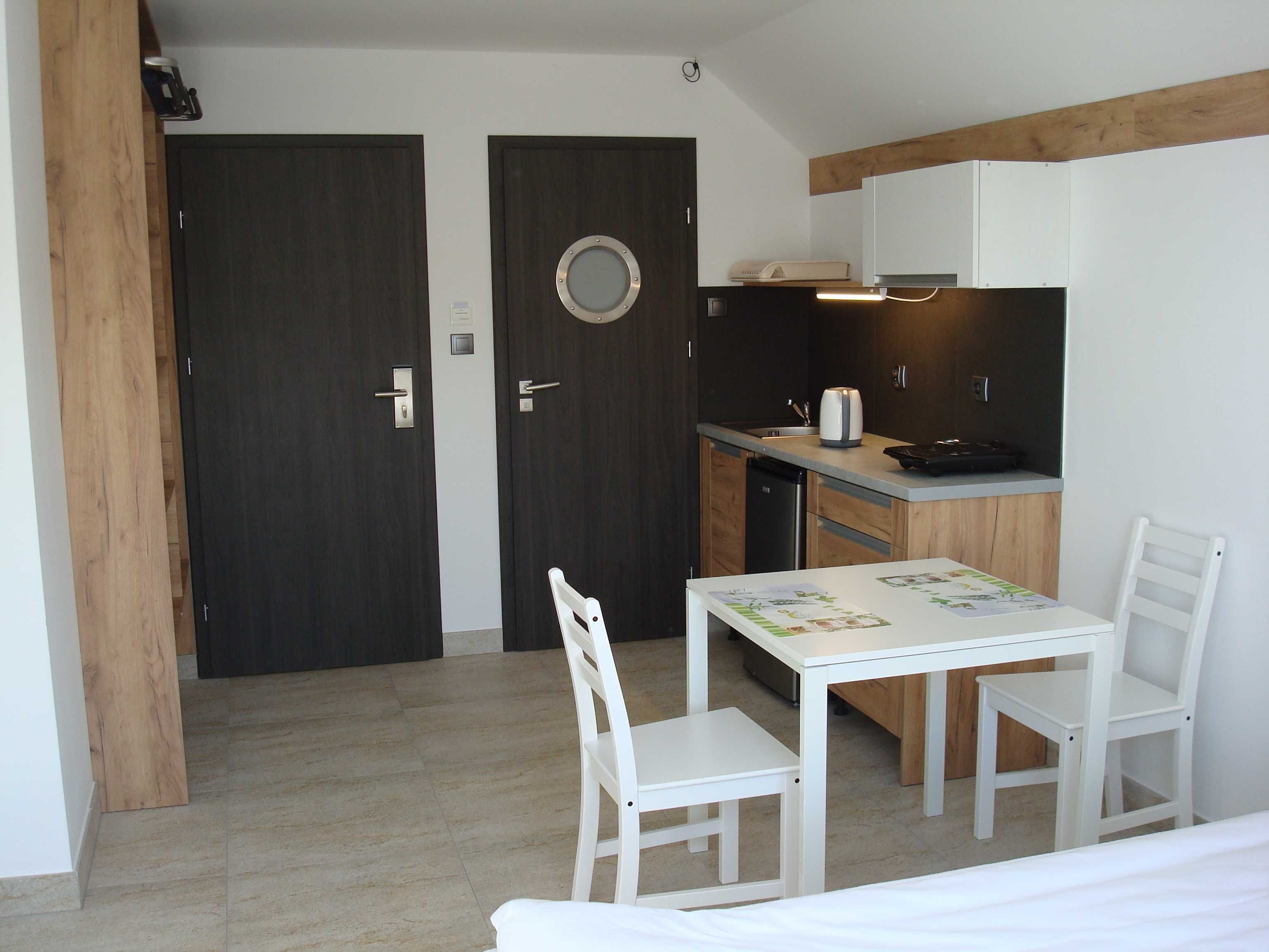 Noclegi pokoje apartament kwatery z aneksami do wynajęcia Krynica Mors
