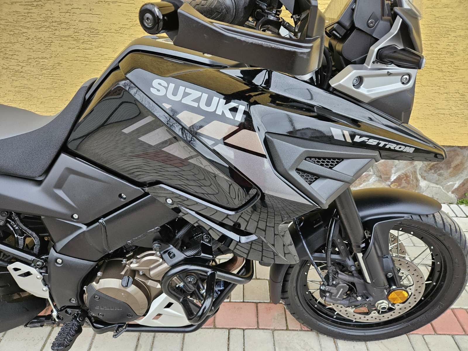 Suzuki v-strom 1050