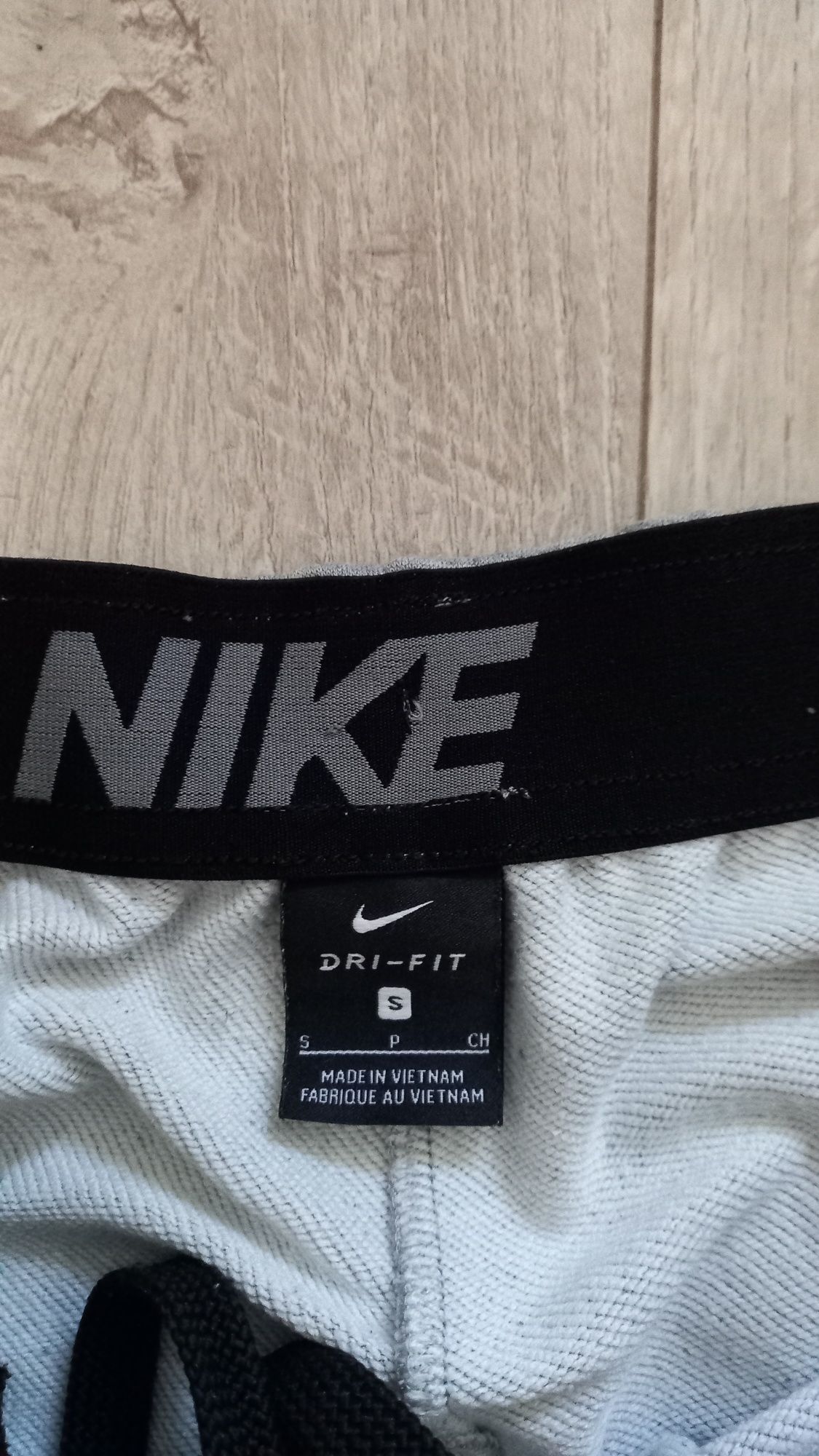 Продам штаны Nike