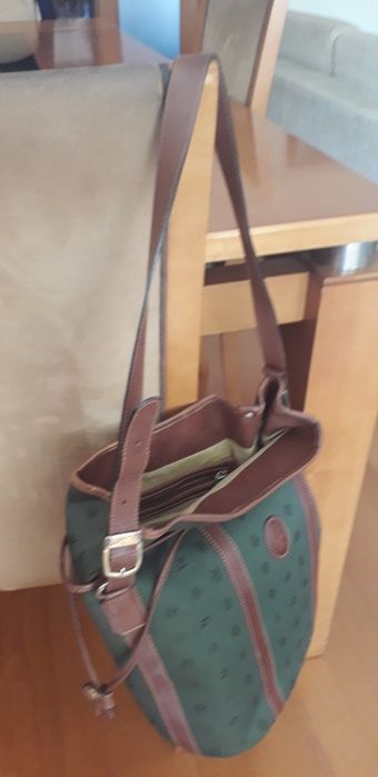 Carteira de ombro ou tiracolo