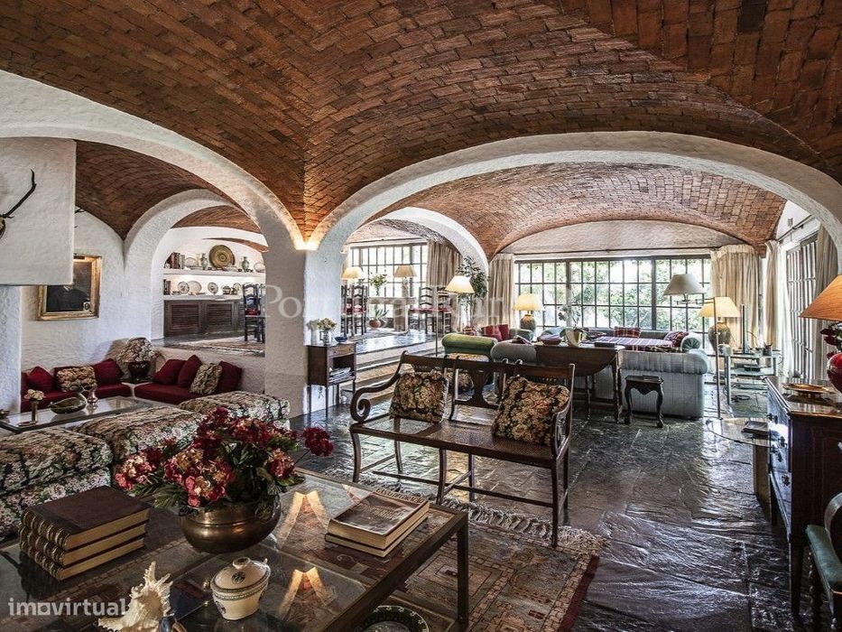 Quintinha com 2 moradias, boxes e picadeiro para cavalos em Moura -...