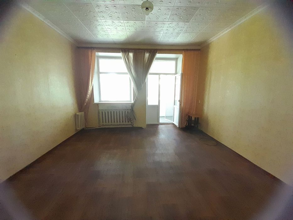 Продам 3х кімнатну квартиру/автономне газове  опалення/ КРЕС/ сталінка