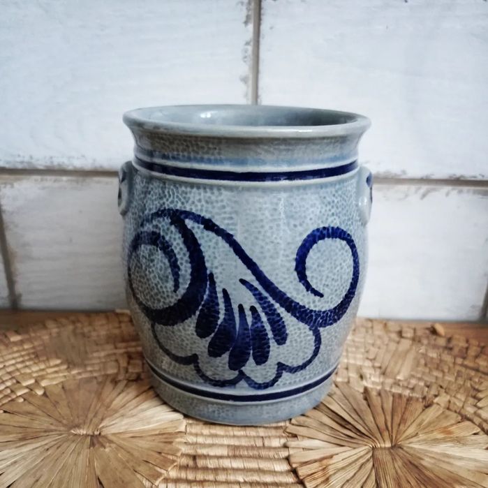 Pojemnik ceramiczny na sztućce.