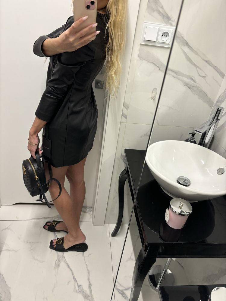 Pinko sukienka czarna eco skora zlote zamki roz.S