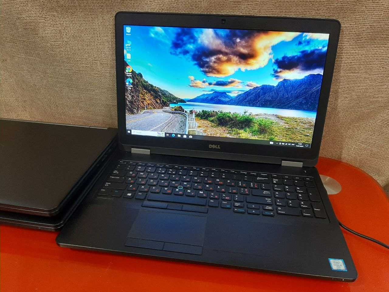 Ноутбук Dell 5580/FULL HD IPS/i5-7300u/16гб-DDR4/SSD-256GB/