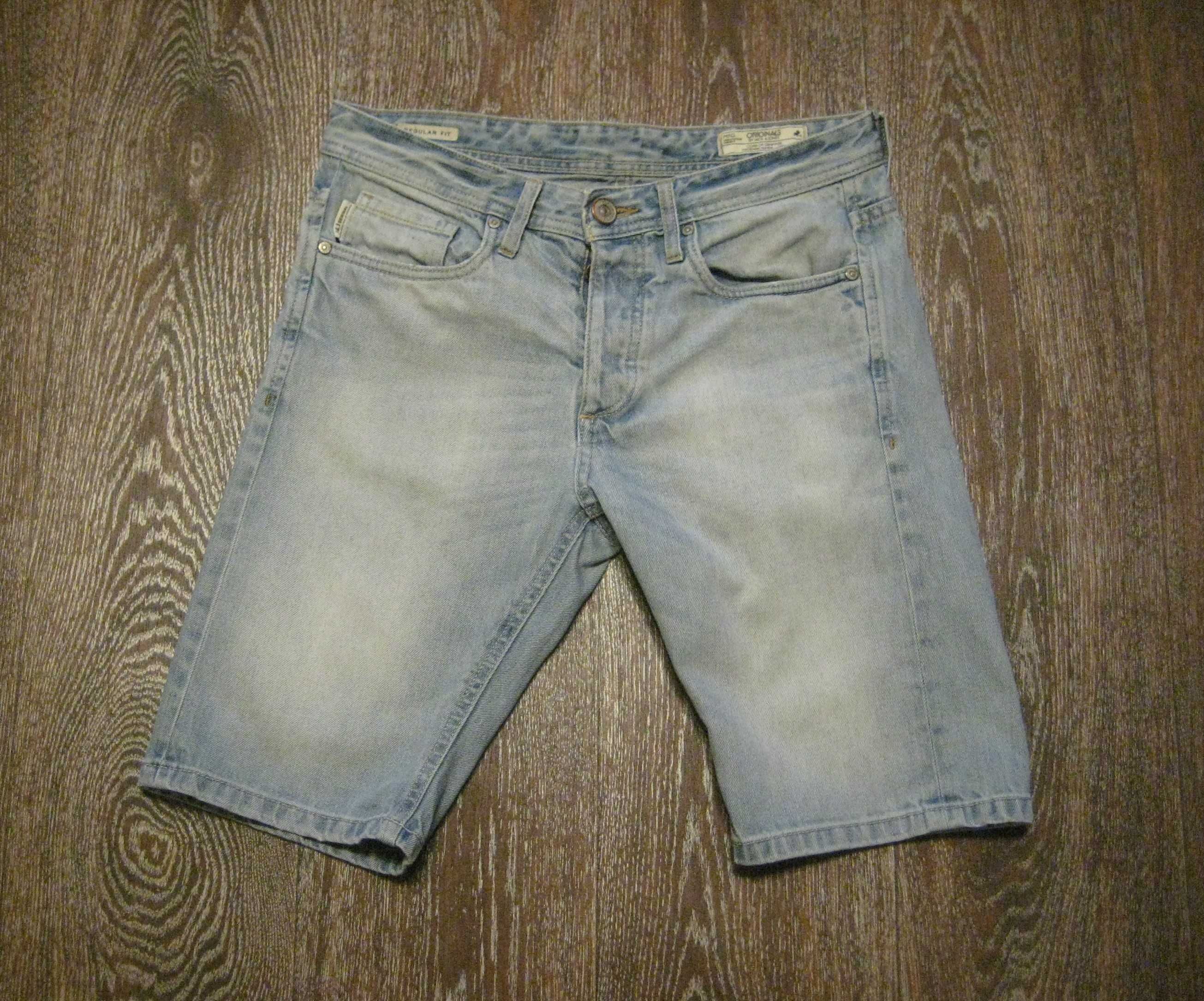 Мужские джинсовые шорты Jack & Jones. Размер 46.